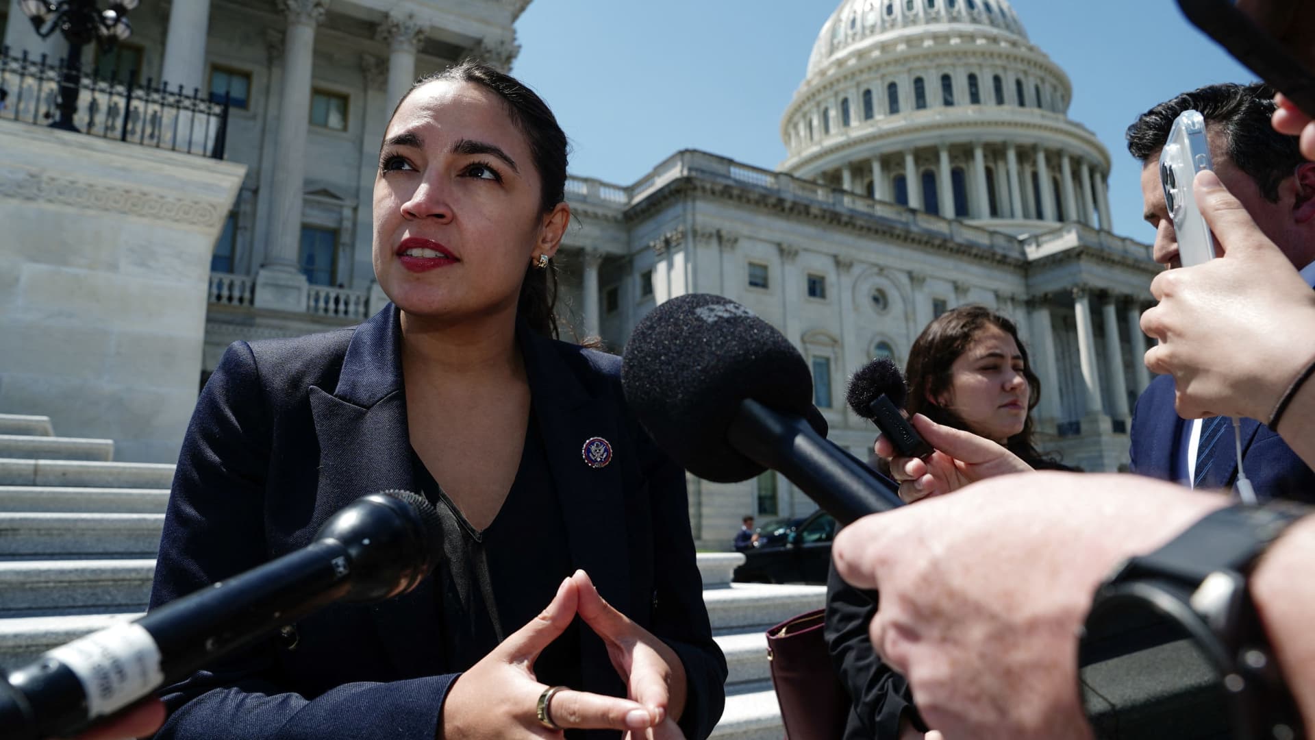 Trump faces calls for removal over threats to wipe out Iran civilization