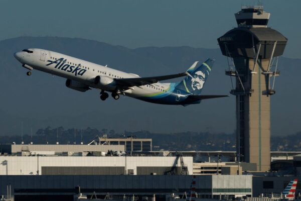 Alaska Air pulls 2026 profit forecast amid fuel costs related uncertainty