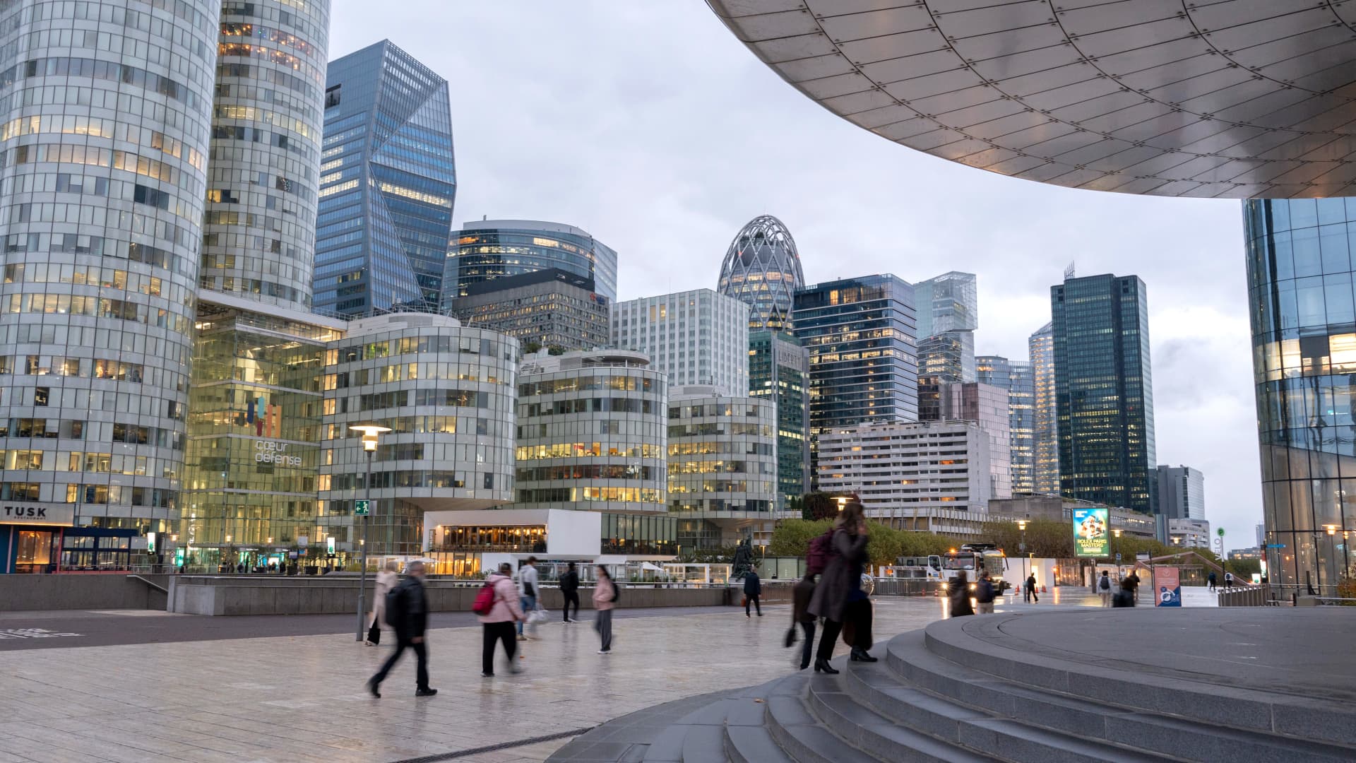 European stocks plunge after Trump vows to hit Iran ‘extremely hard’