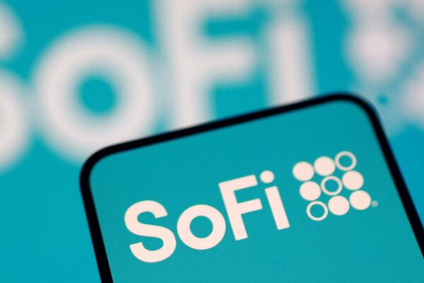 SoFi CEO defends decision to hold guidance steady