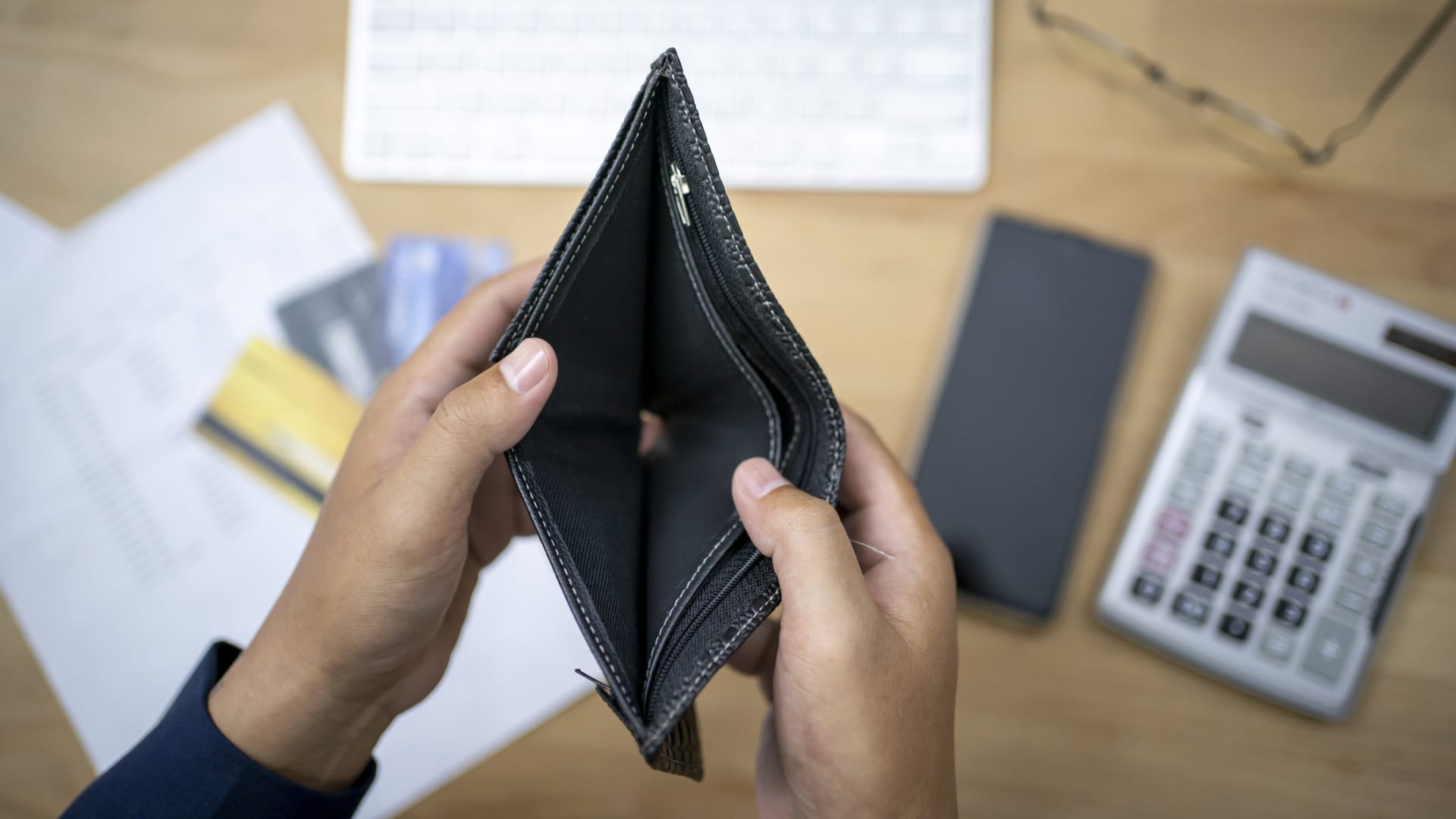 The Best 18 Tools and Strategies for Recession-proofing Your Finances