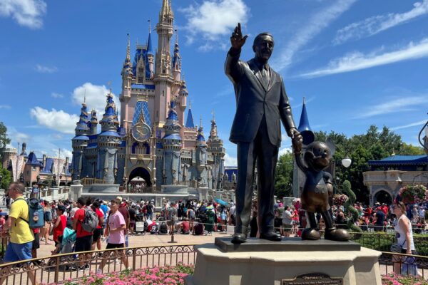 Disney plans layoffs of as many as 1,000 employees