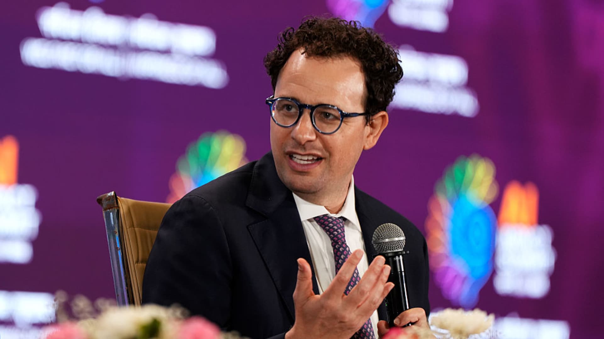 Anthropic releases Claude Opus 4.7, a ‘less capable’ model than Mythos