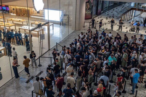 Conflicting reports on the foldable iPhone show the value of our Apple mantra