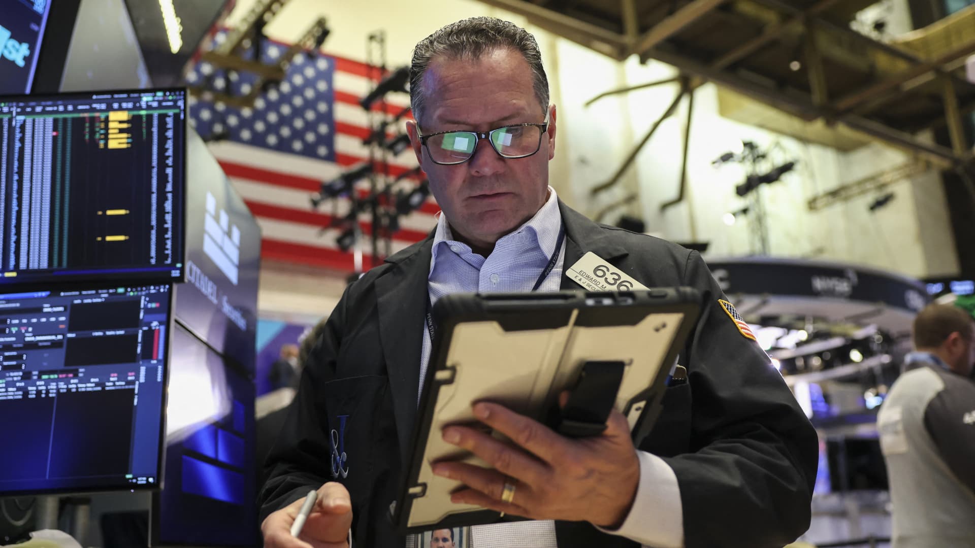 Treasury yields edge lower as Middle East conflict remains in focus