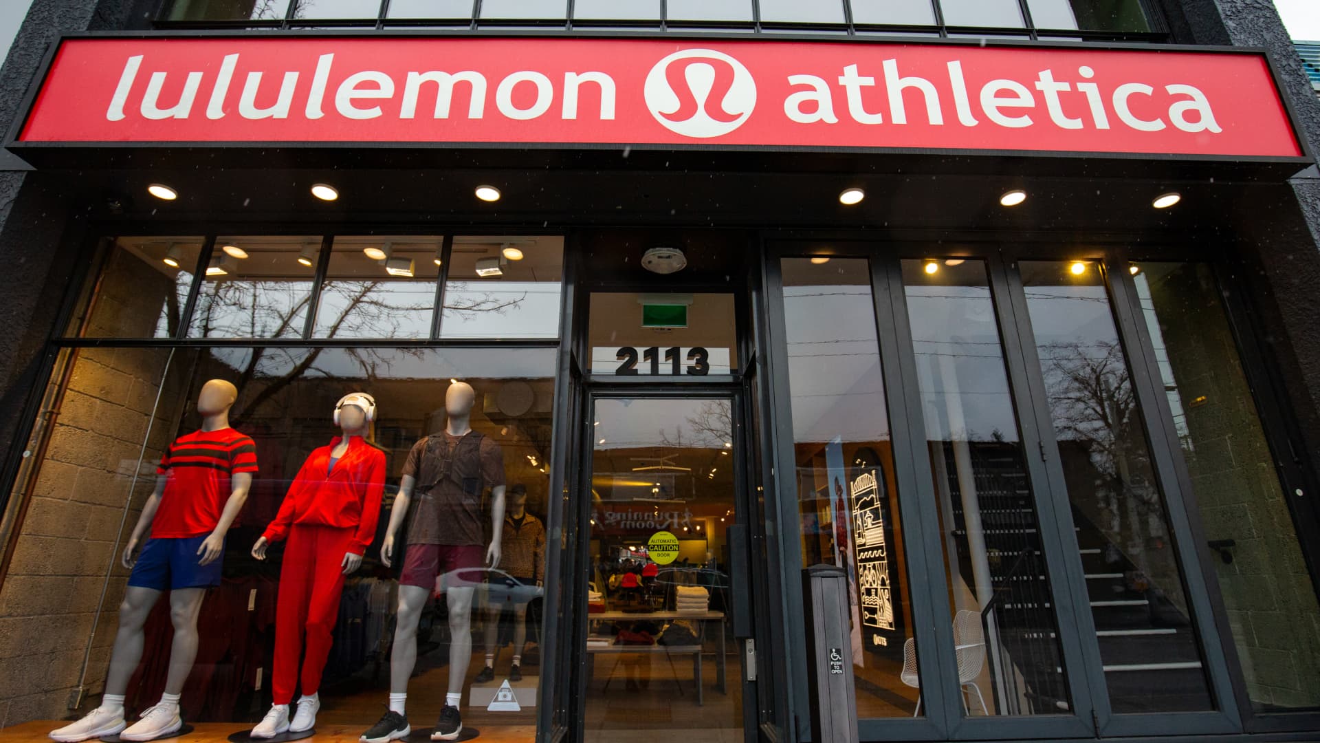 Texas AG probes Lululemon over potential ‘forever chemicals’
