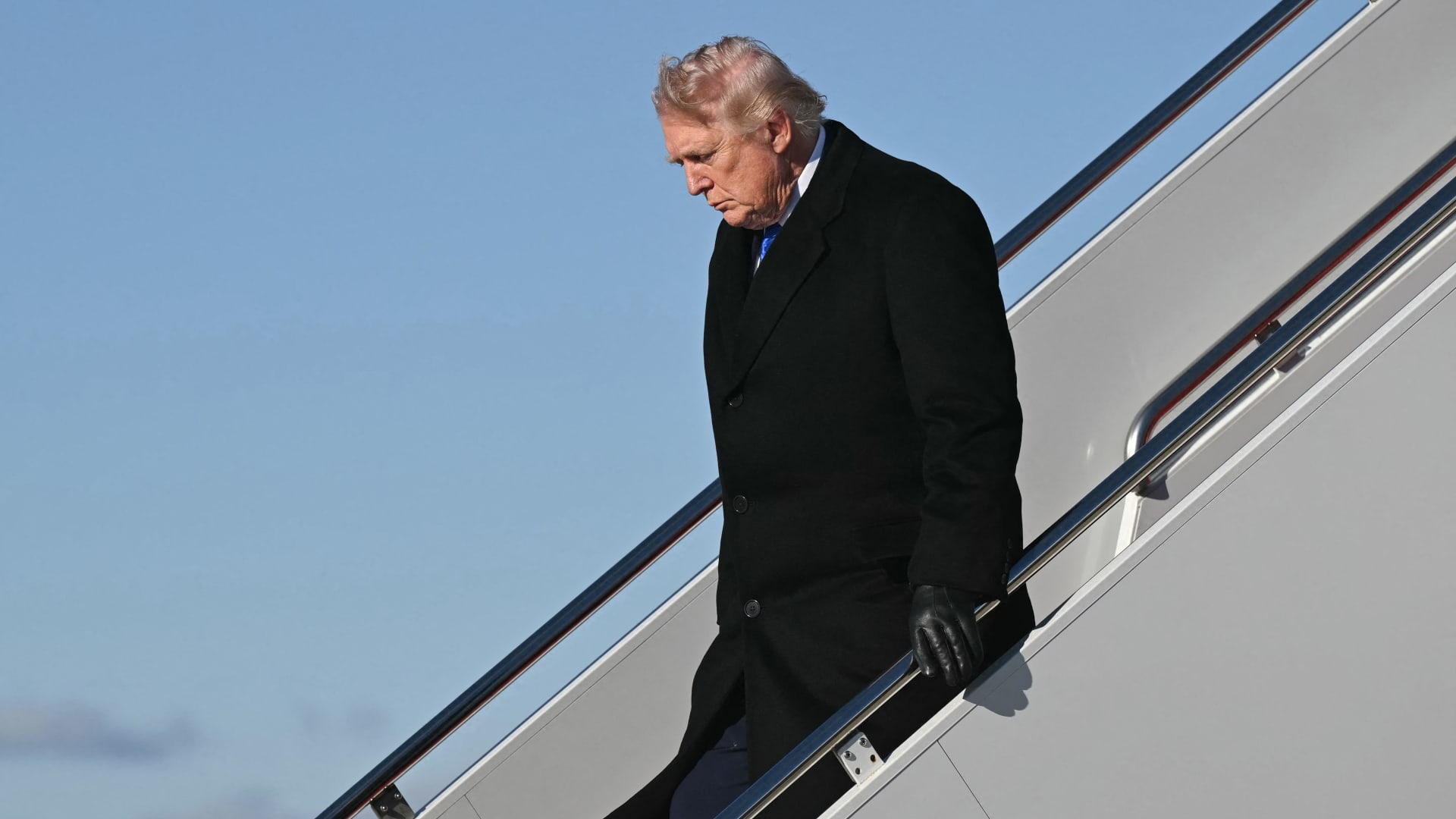 U.S.-Iran ceasefire idea stalls, Trump’s Hormuz Strait deadline nears