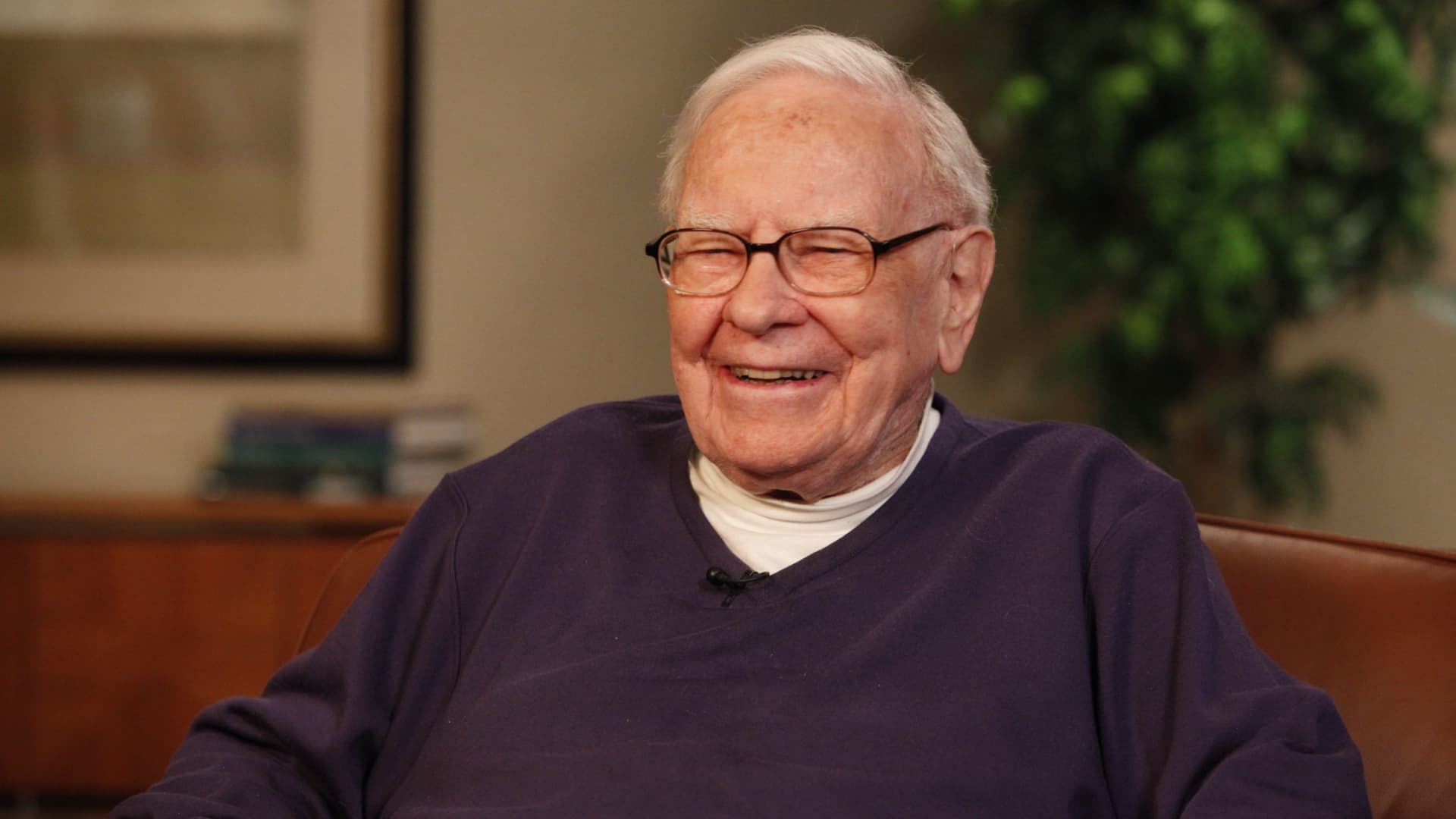 Buffett may end donations to Gates charity over Bill’s ties to Epstein