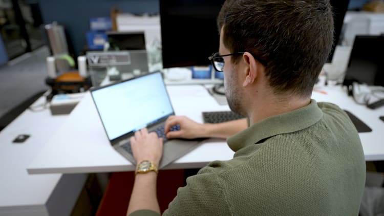 AI has a big problem when it comes to financial advice: MIT professor