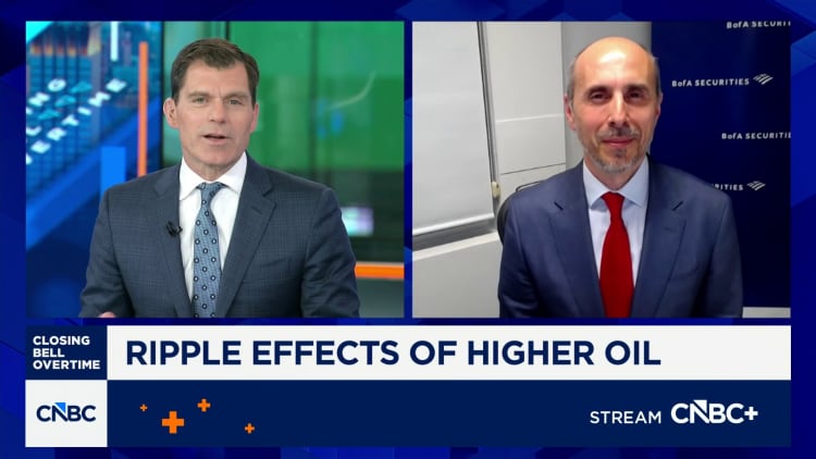 U.S. oil prices fall more than 9% after Trump agrees to suspend attacks on Iran for two weeks