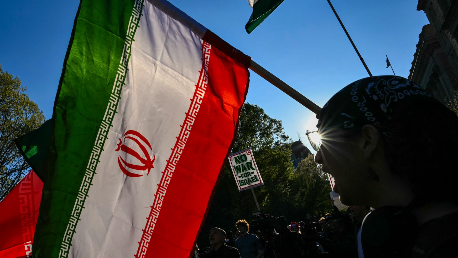 Back-to-back gains on Iran peace talks hope