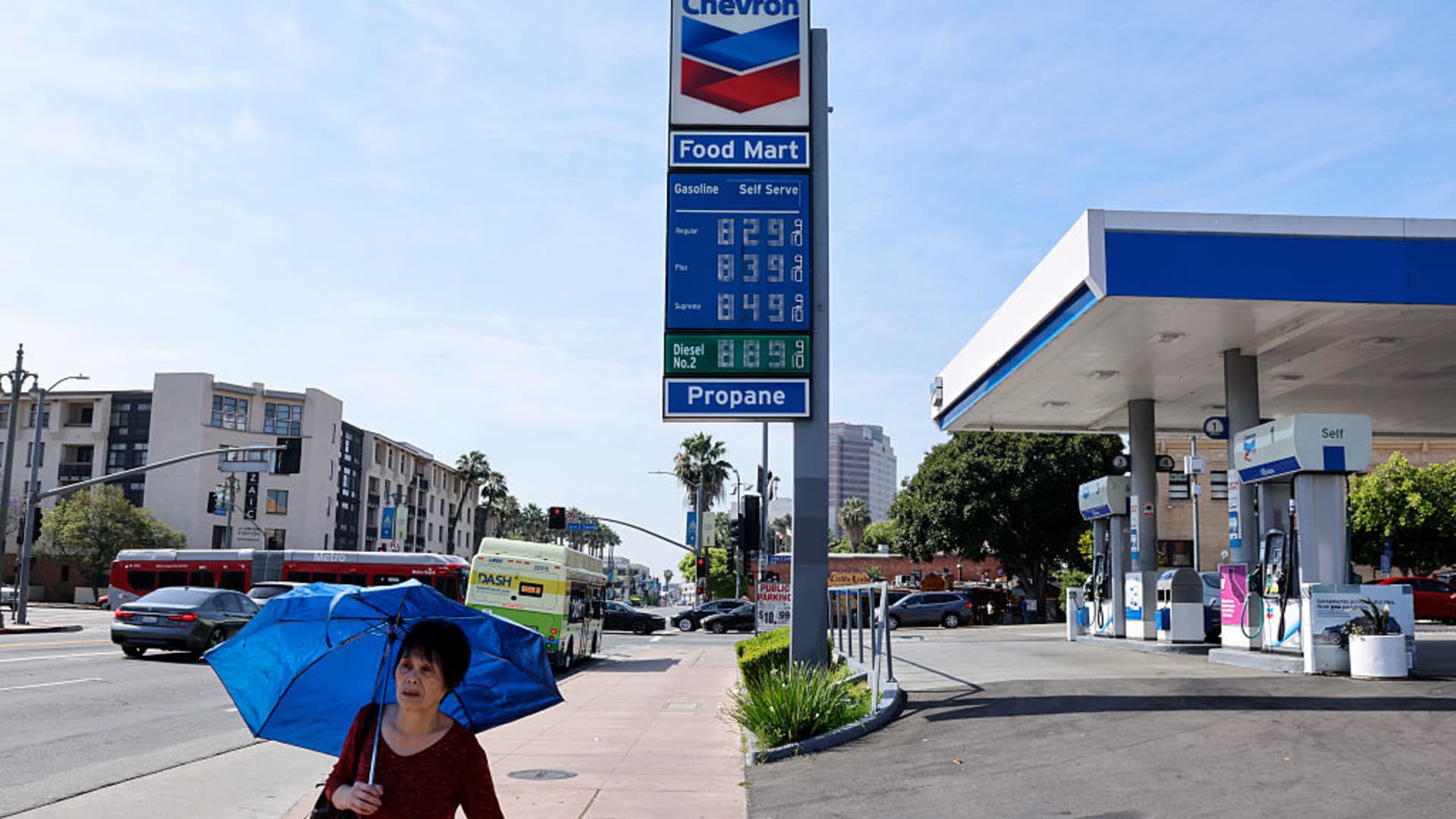 Consumer sentiment hits record low, inflation fears rise amid Iran war