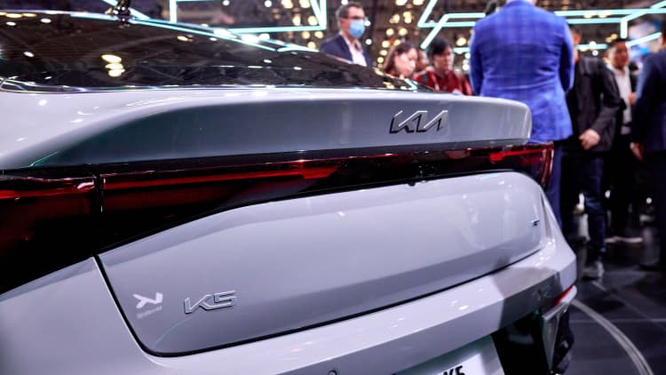 Why foreign automakers dominate the sedan market