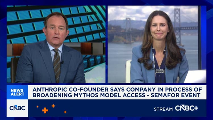 Elevated errors across chatbot, Claude Code and API