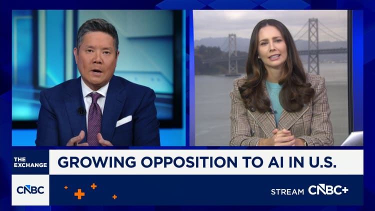 The public sours on AI, data centers as Anthropic, OpenAI look to IPO