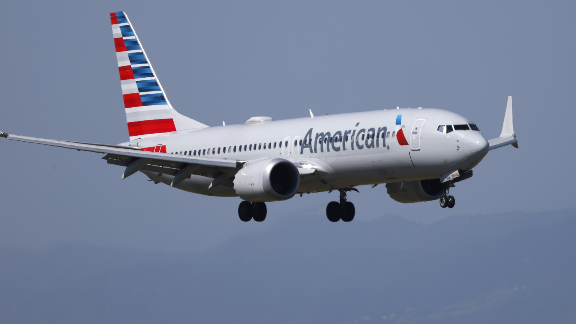 Stocks making the biggest moves premarket: AAL, MRVL, MSTR