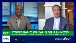 American Airlines down after dismissing United megamerger