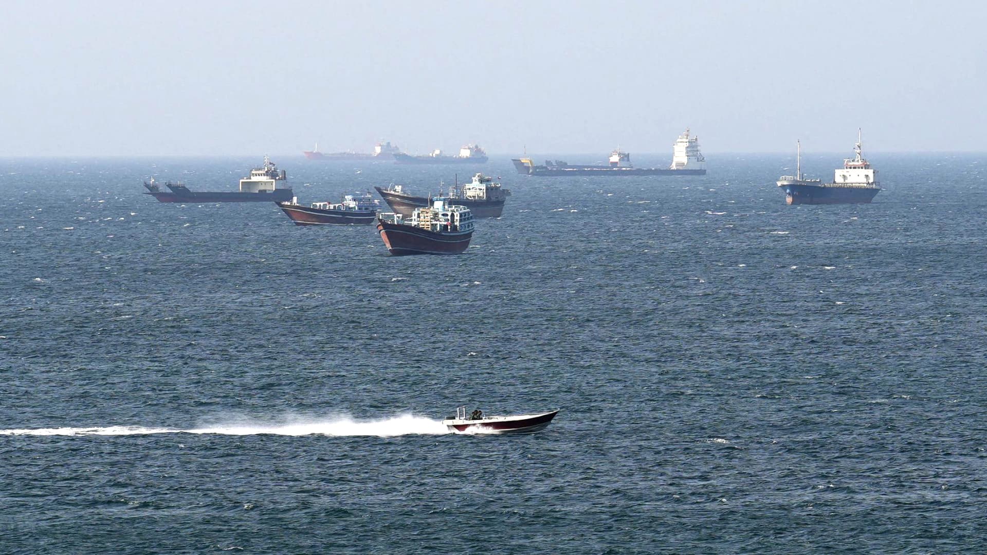 Brent oil tops 7 per barrel after Iran peace talks stall