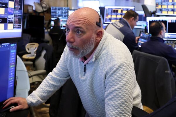 S&P 500 heads for its best month since 2020 — plus, Apple earnings on deck