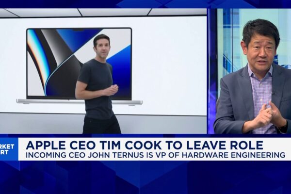 Incoming Apple CEO John Ternus will play key role in companys AI story