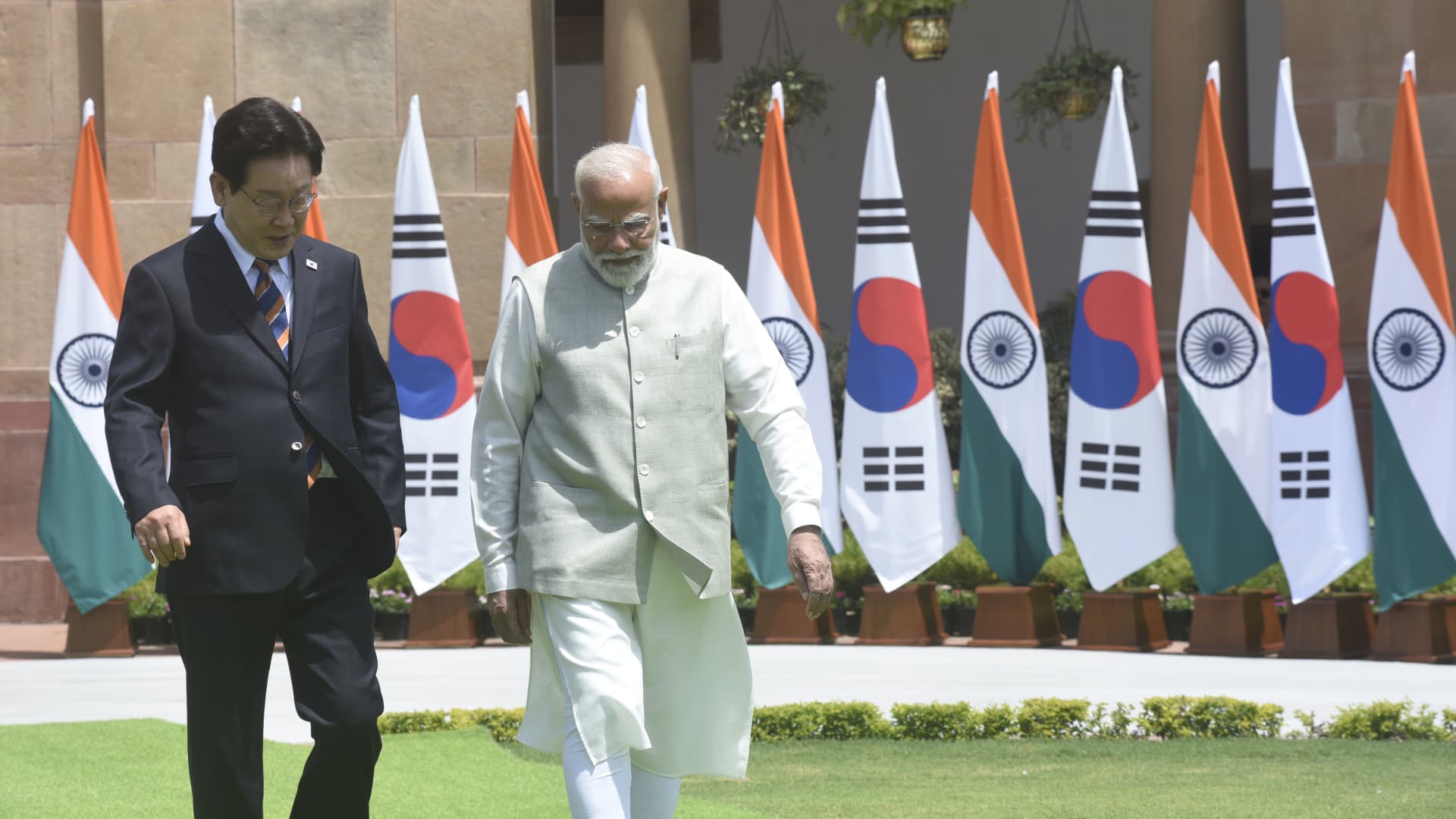 India, South Korea aim to deepen ties amid geopolitical uncertainty. Here is what’s holding them back.