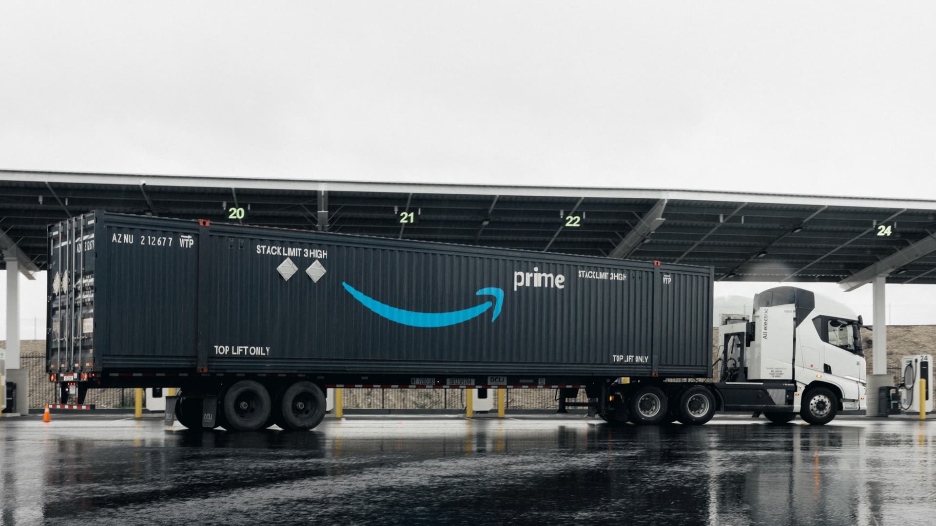 Amazon adding EV trucks from Einride to freight electrification plan