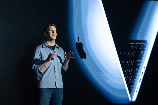 Why the timing of Apple’s CEO change could mean a good earnings report is around the corner