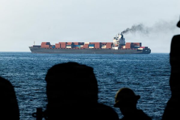 Clear Hormuz Strait, postpone nuke talks if blockade, war end