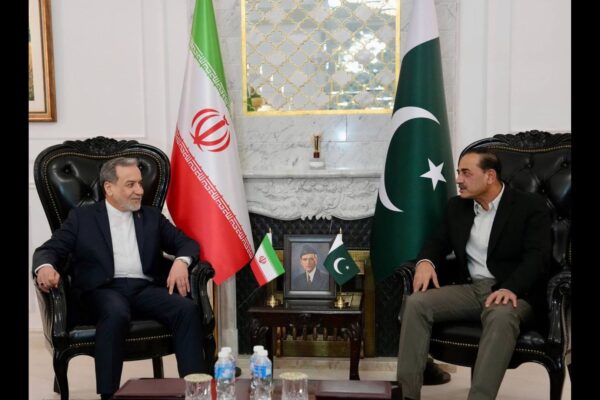 Iran’s Araghchi briefly returns to Pakistan, Trump says they can call