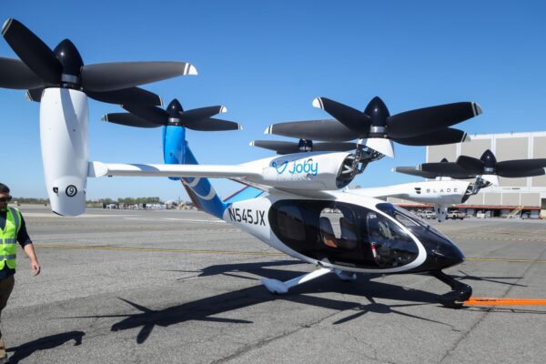 Josh Brown likes next-gen aviation stock as play on electric aircraft