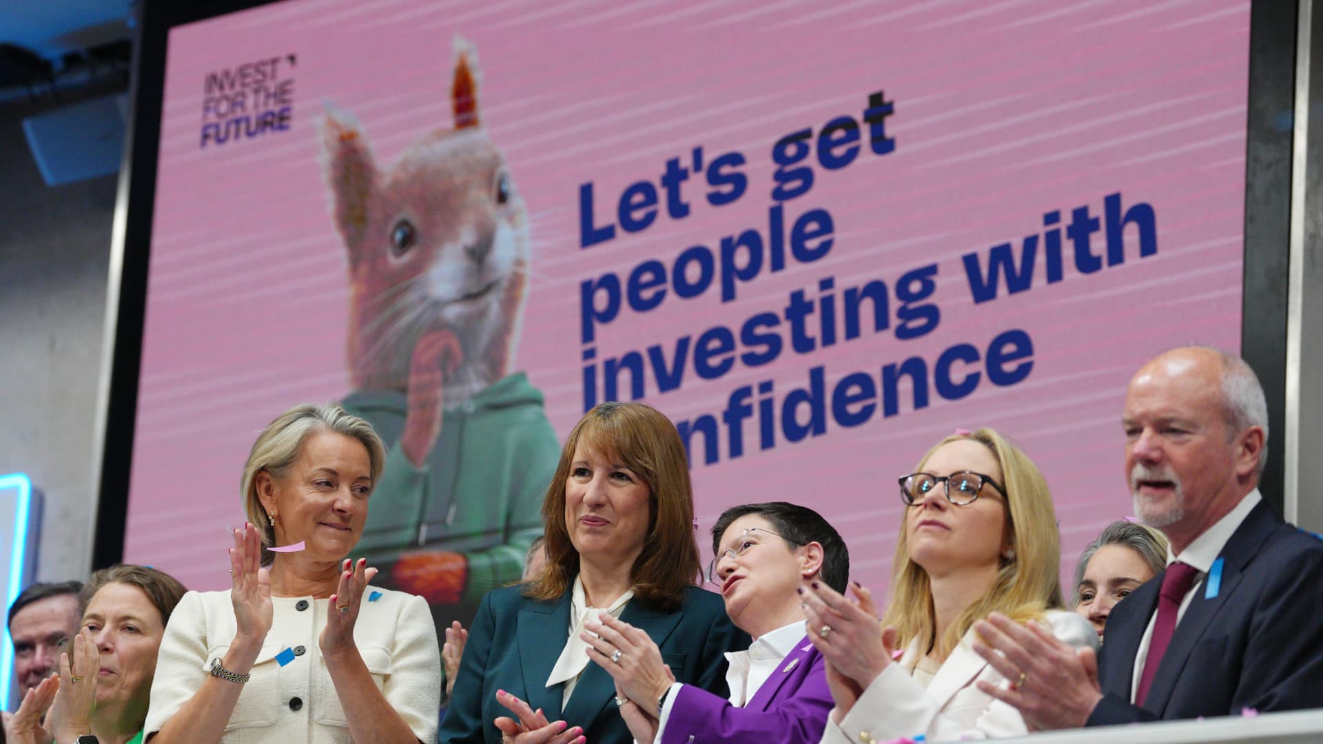UK retail investors encourage to save, buy stocks with Savvy Squirrel