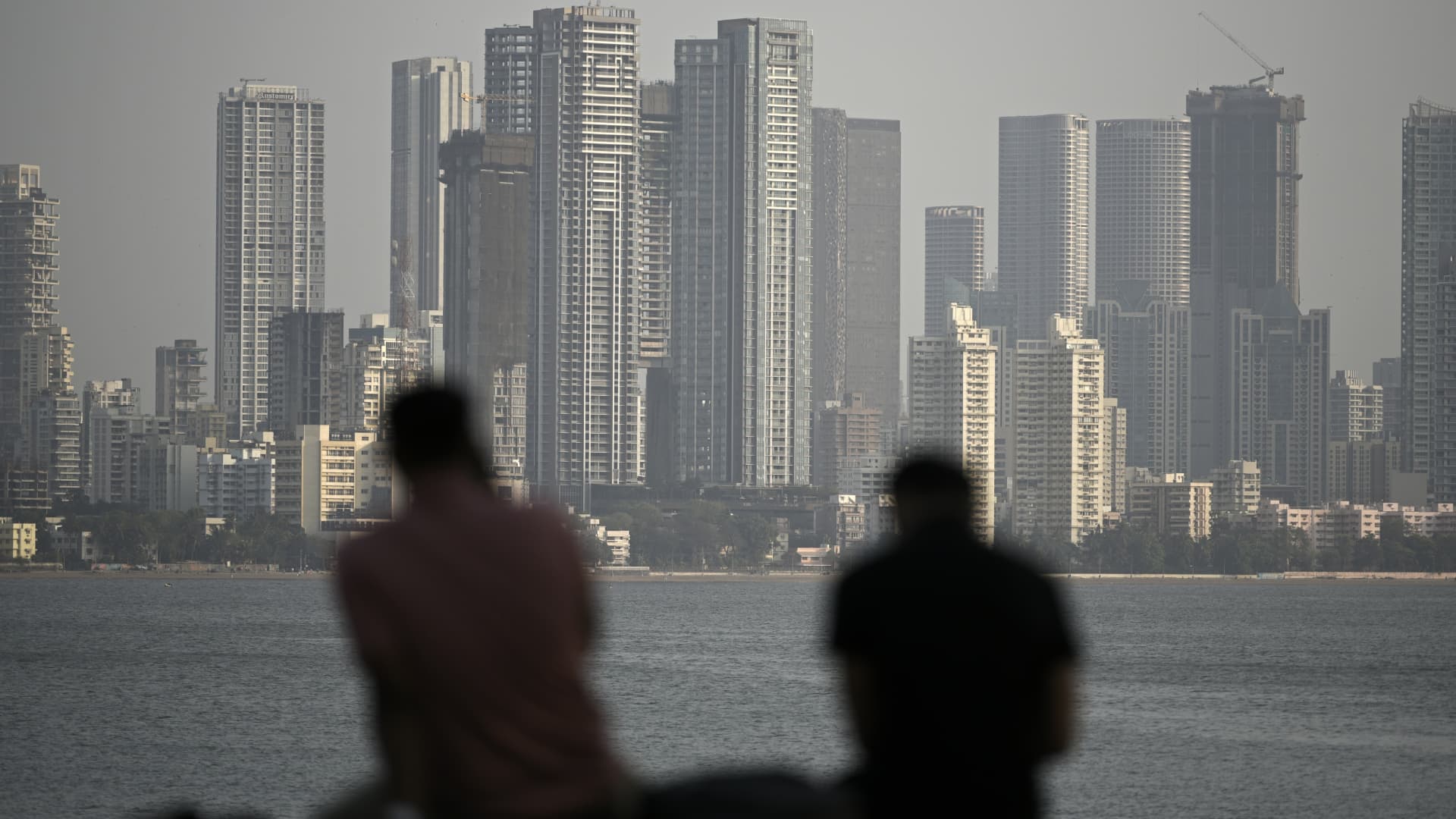 AI is exposing cracks in India’s growth story as it hits high-paying IT jobs