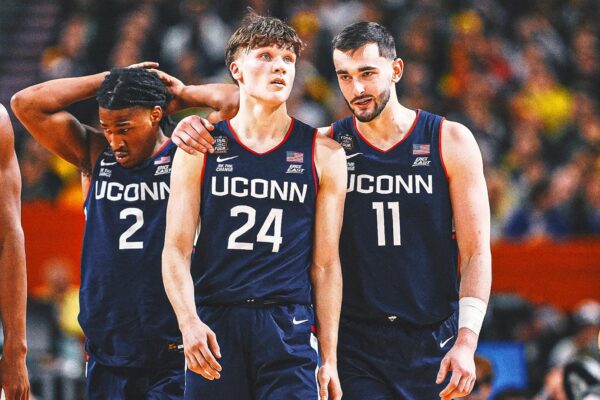 NCAA Tourney Star Braylon Mullins Opts To Stay at UConn, Chase National Title
