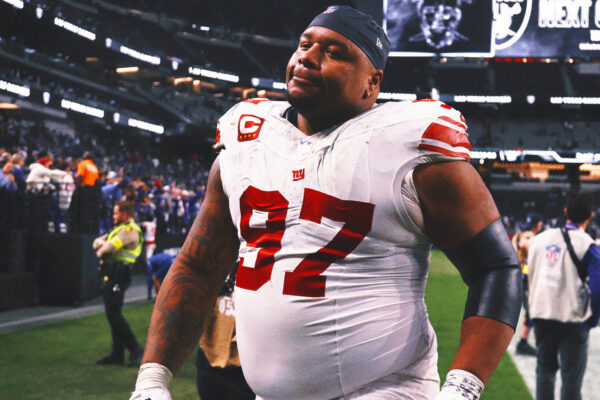 Giants Star DT Dexter Lawrence Reportedly Asks for Trade Amid Team’s Busy Offseason