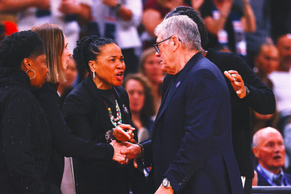 UConn’s Geno Auriemma Apologizes For Dawn Staley Exchange: ‘There’s No Excuse’