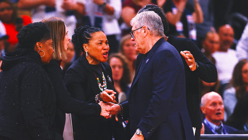 UConn’s Geno Auriemma Apologizes For Dawn Staley Exchange: ‘There’s No Excuse’