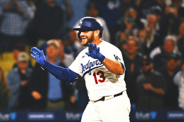 Max Muncy Hits 3 Home Runs, Including Walk Off, to Help Dodgers Top Rangers