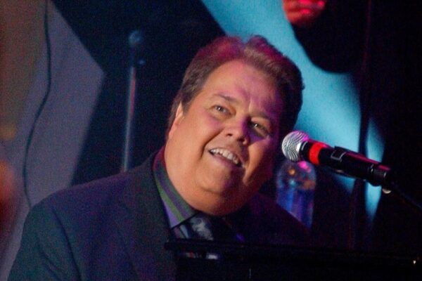 Alan Osmond, the eldest member of the Osmonds, has died at 76