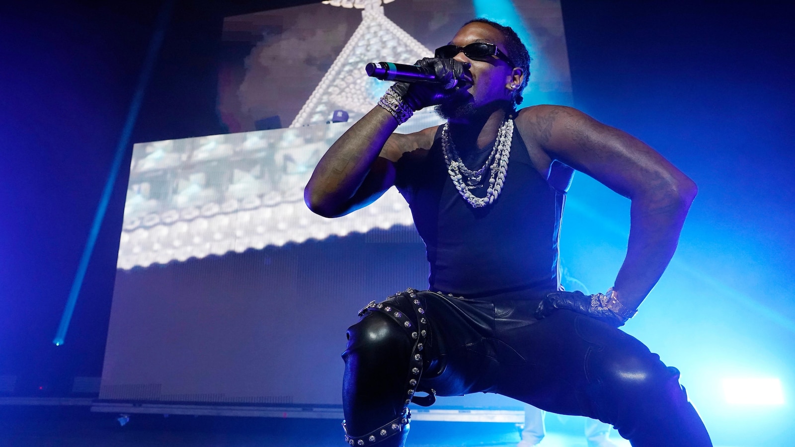 Suspects tried to rob Offset outside Florida casino when he was shot in the leg: FBI