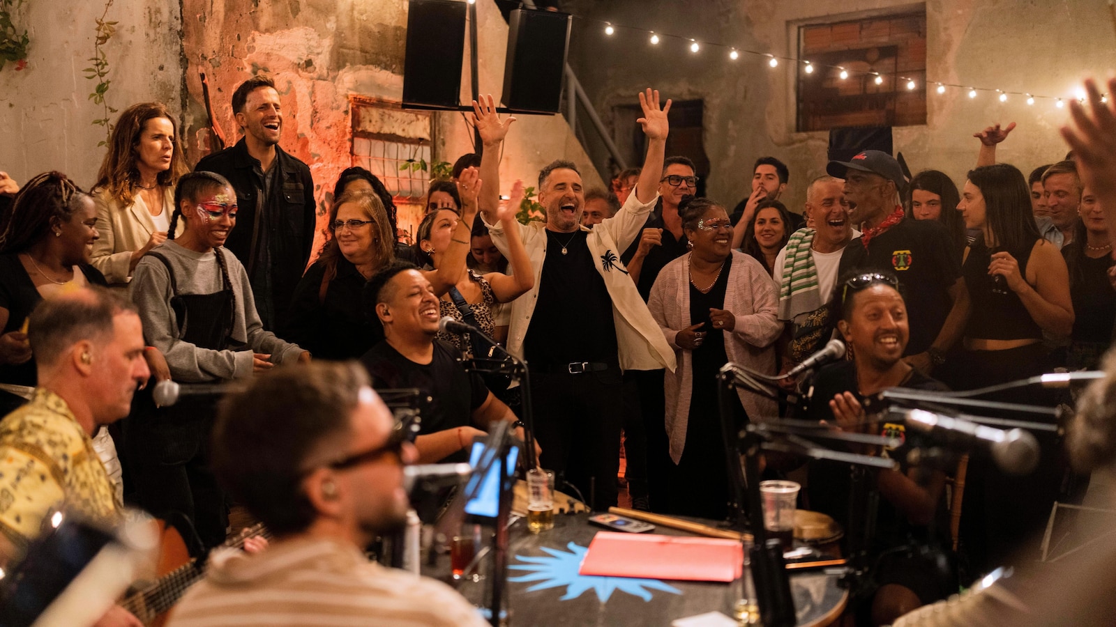 Hundreds pack Montevideo’s plaza as La Rueda de Candombe caps a breakout run