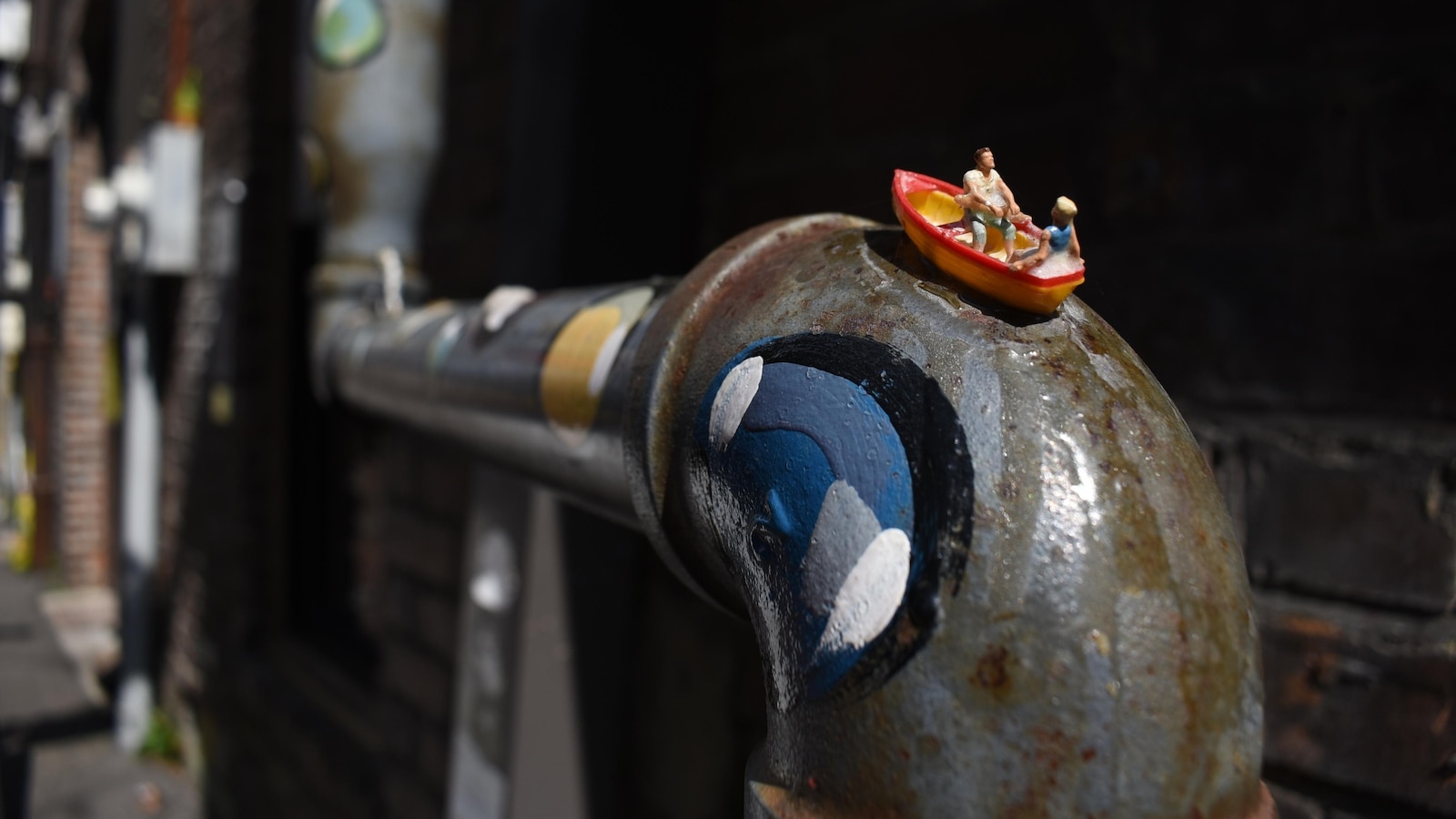 Miniature art transforms an alley into a surrealist wonderland at ‘Mississippi’s Tiniest Museum’