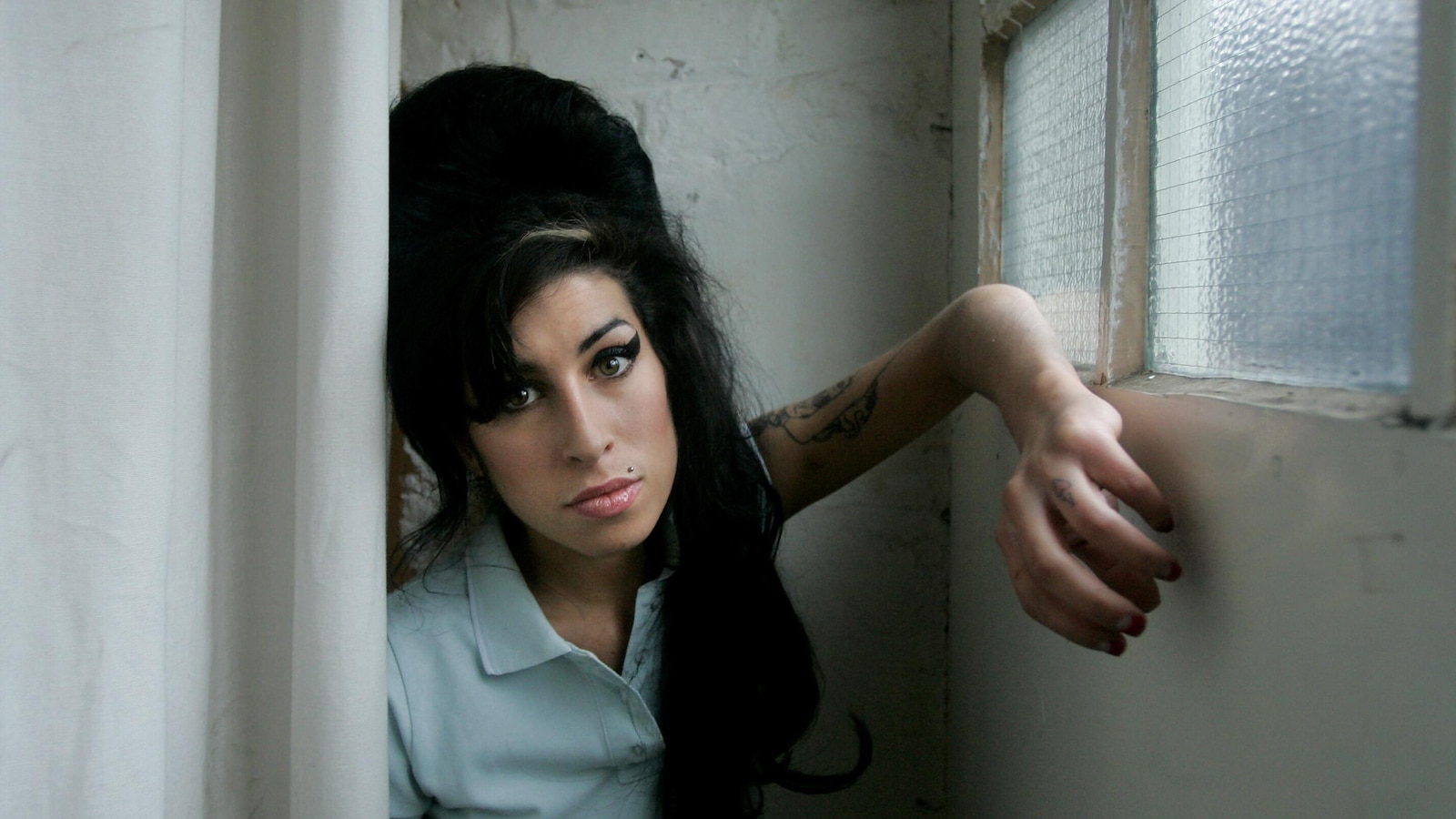 Amy Winehouse’s father loses legal bid for funds friends made selling singer’s memorabilia