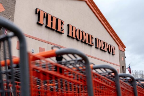 Home Depot comps finally catch Lowe’s, opening the door for the stock to do the same
