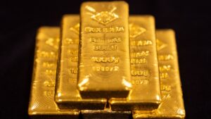 Gold prices pare losses after U.S. inflation data