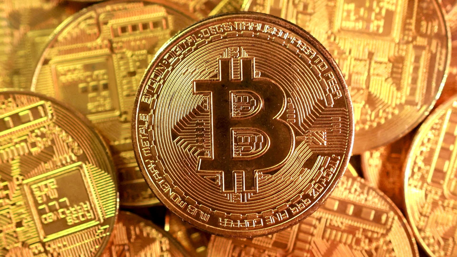 Strategy just hit a new high for the year. Should you buy the comeback in bitcoin stocks?