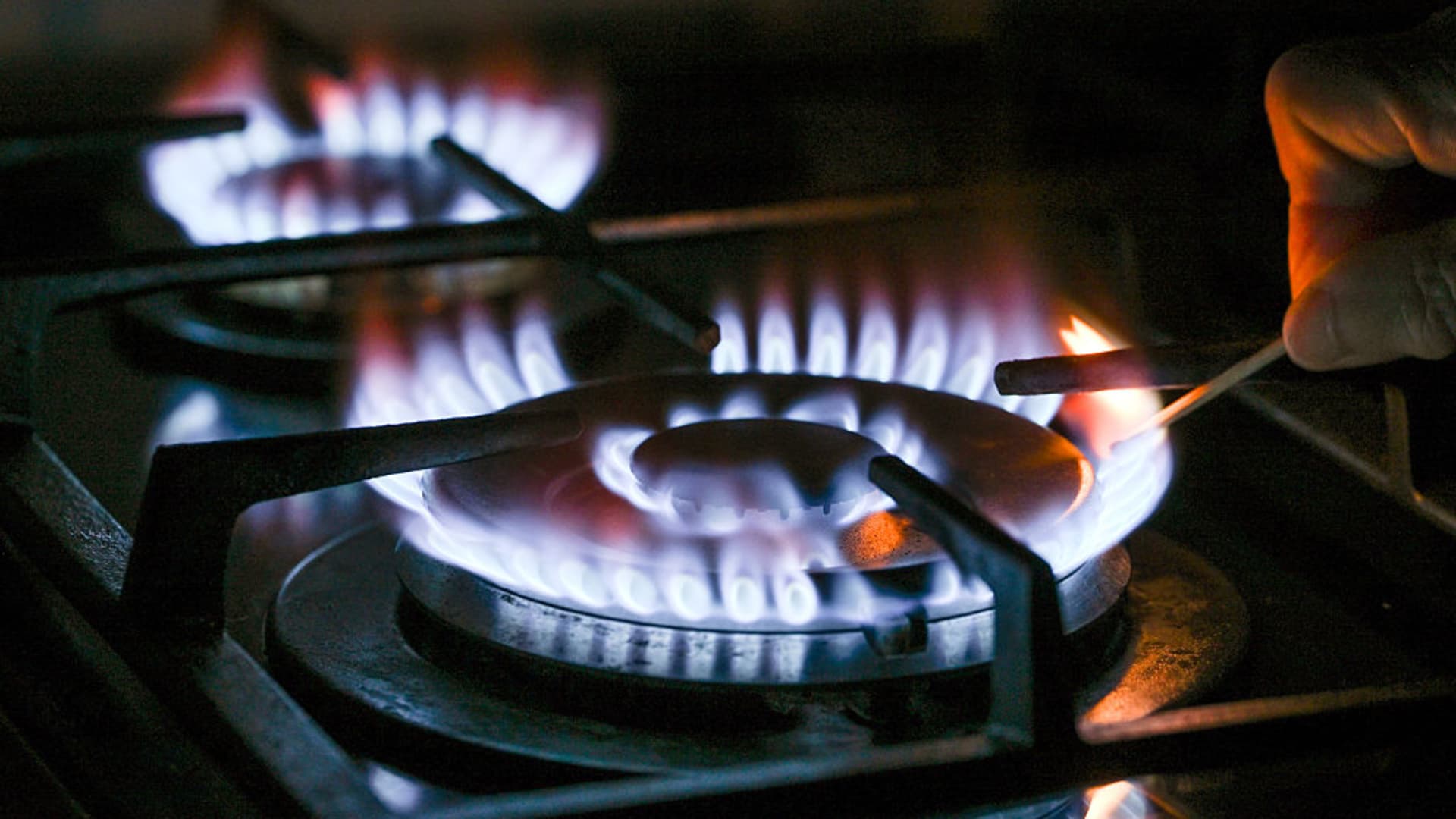 UK household energy bills to jump 13% amid Iran war energy shock