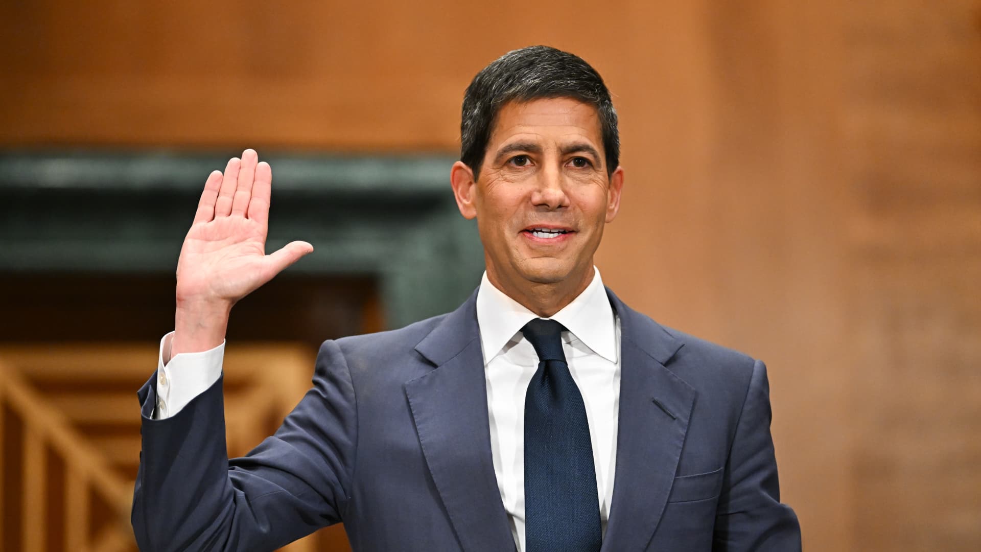 Trump swears Kevin Warsh in as Fed chair, seeking interest rate cuts