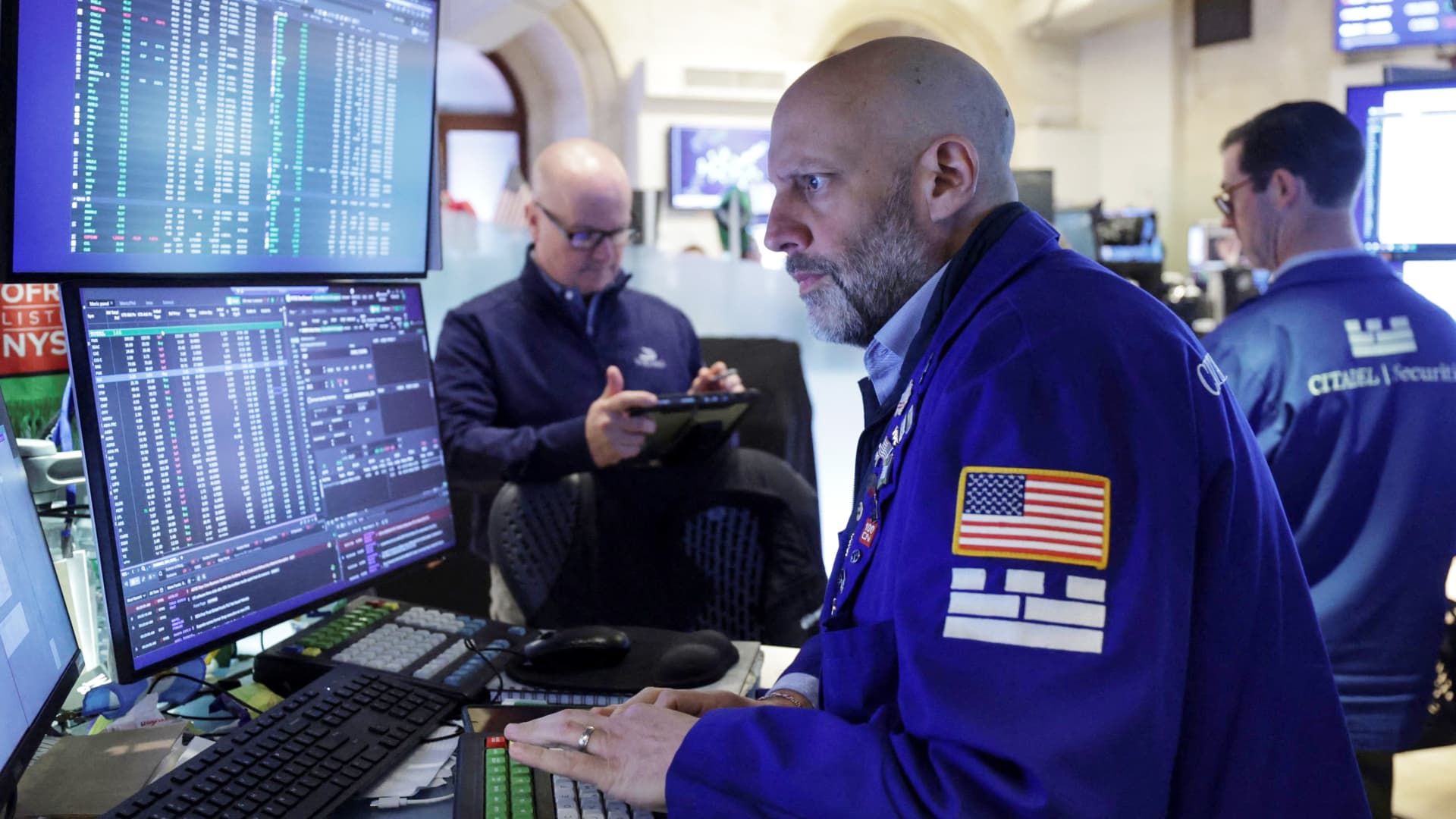 Treasury yields rise as traders monitor factory data and Mideast moves