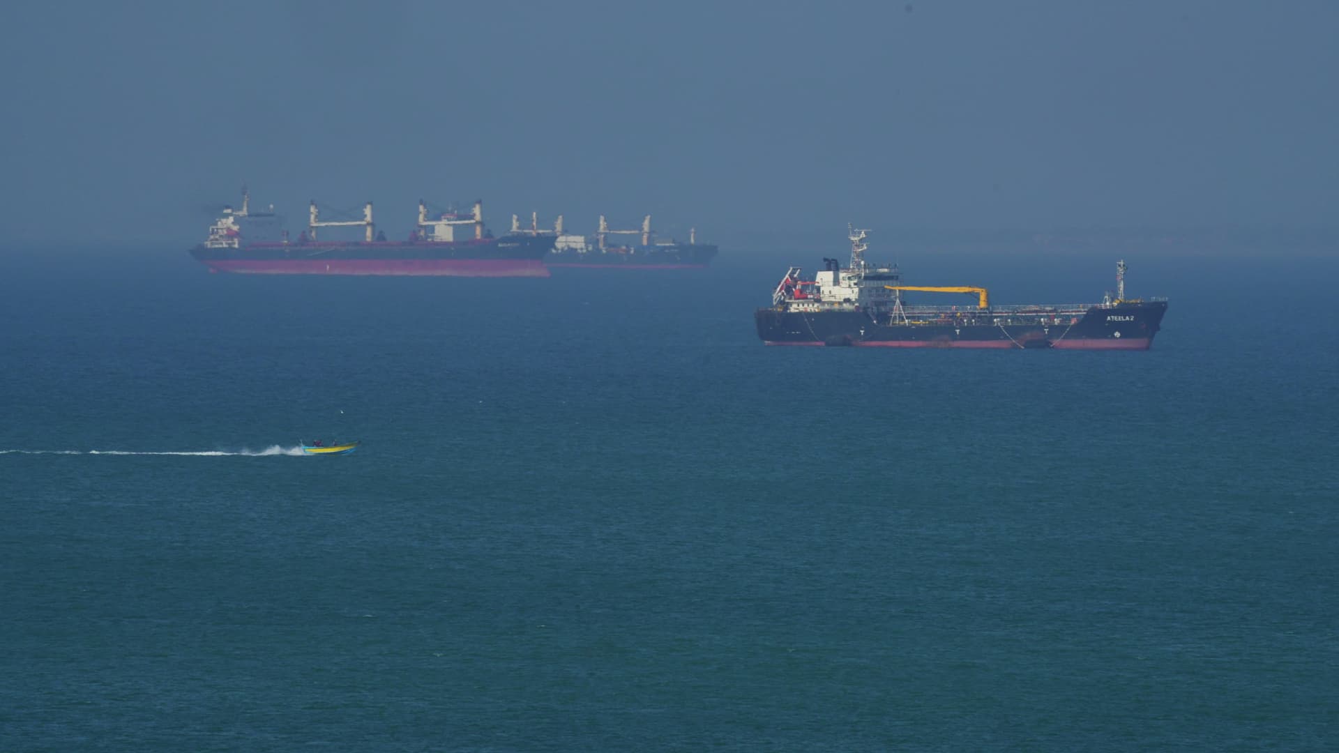 Oil prices rise in choppy trade as Trump plans to ‘free’ ships stranded due to Mideast conflict