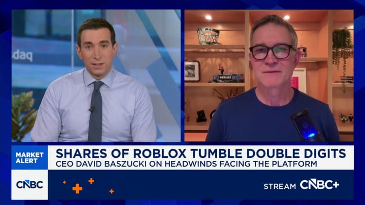 Roblox shares plummet 18% as child safety measures weigh on bookings